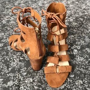 Size 7.;5 brand new heels